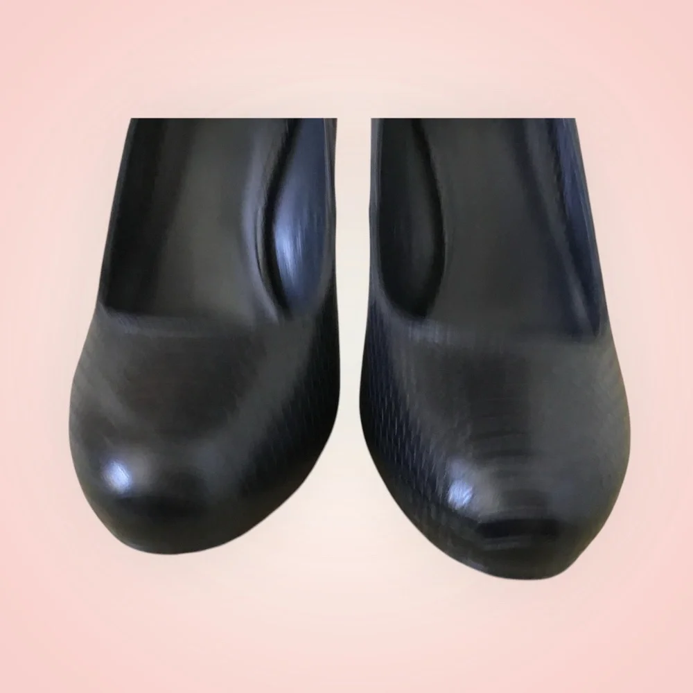 Tory Burch Brazil Leather Round Toe Heel Pump